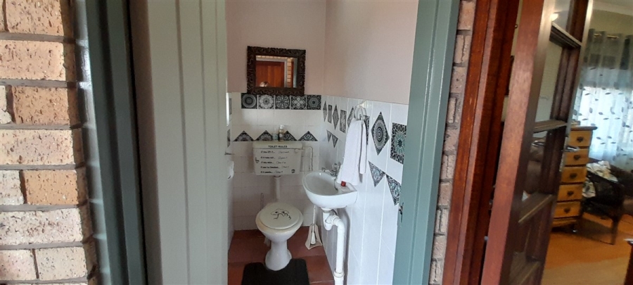 5 Bedroom Property for Sale in Wavecrest Eastern Cape